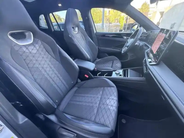Volkswagen Tiguan 1.5 ehybrid 272ch r-line dsg6 — photo 11