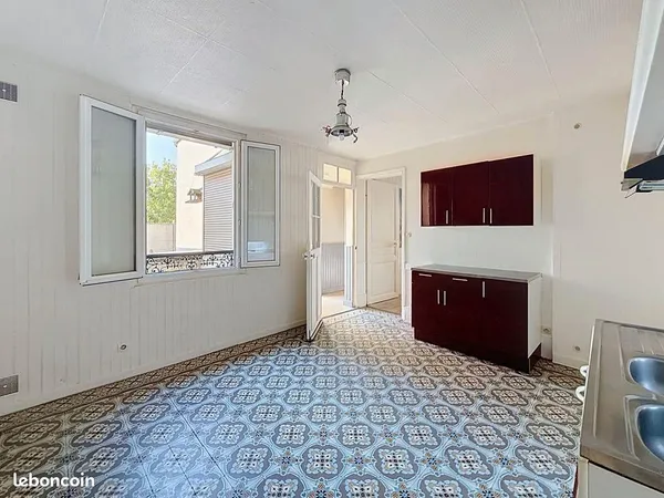 Appartement ~40 m² en rez-de-chaussée, avec 2 places de stationnement