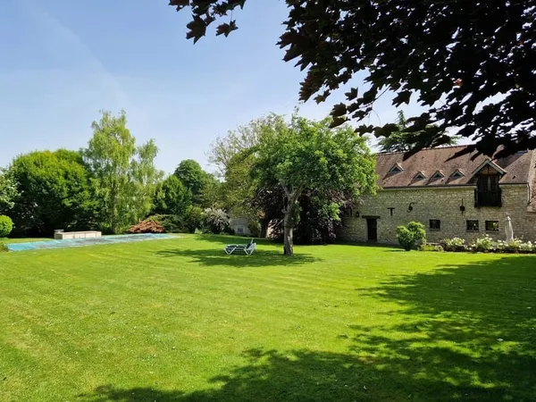 OMERVILLE (95) - Maisons de Famille - Piscine et Court de Tennis