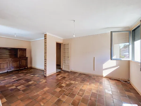 Maison 3 chambres 2 garages jardin