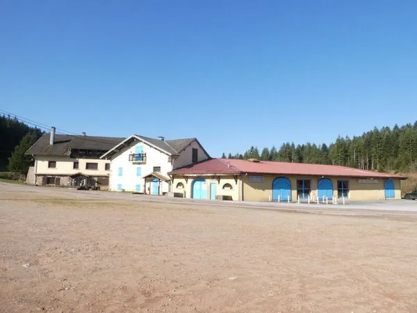 Maison 40 pièces 3000 m²