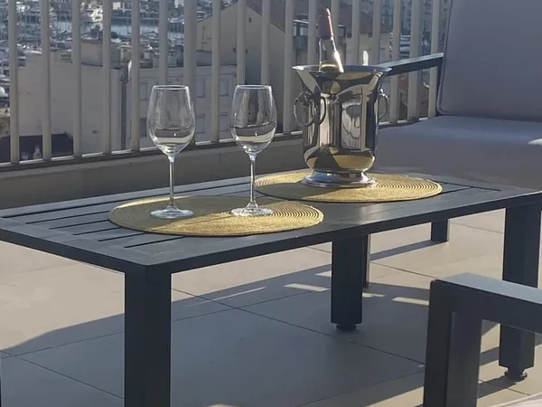 Cannes-Banane- Vue Mer Panoramique Pour Ce Beau Rooftop