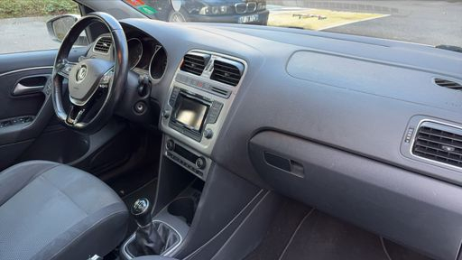 Volkswagen Polo 1.2 TSI 90 - Sportline – 2014 – 142090 km – Essence – Boîte Manuelle — photo 16