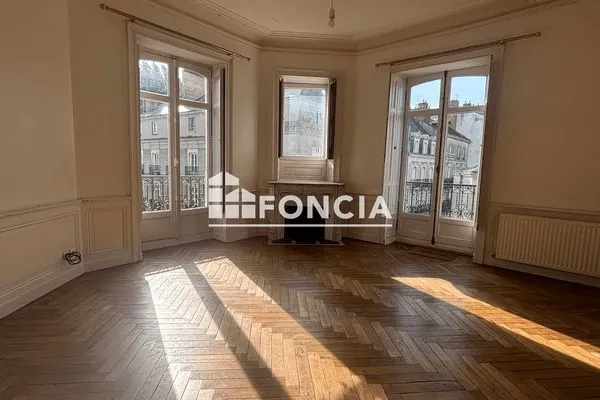 Appartement 6 pièces 155 m²