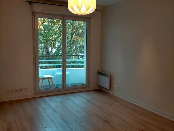 Studio 26m2 avec parking Courbevoie centre