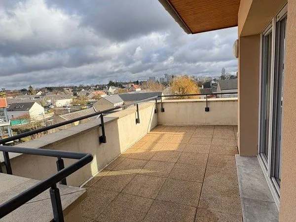 À louer - T3 de 72m2 avec grande terrasse - Fleury-les-Aubrais Sans frais d'agence - Location direct