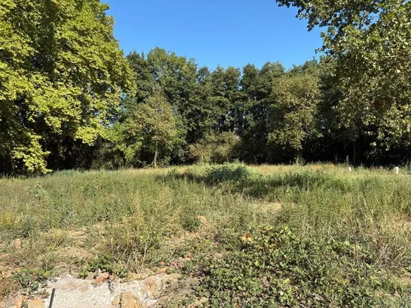 Terrain 800 m²