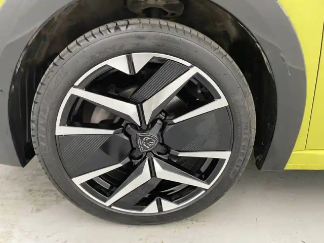 Peugeot 208 puretech 100 s&amp;s bvm6 — photo 18