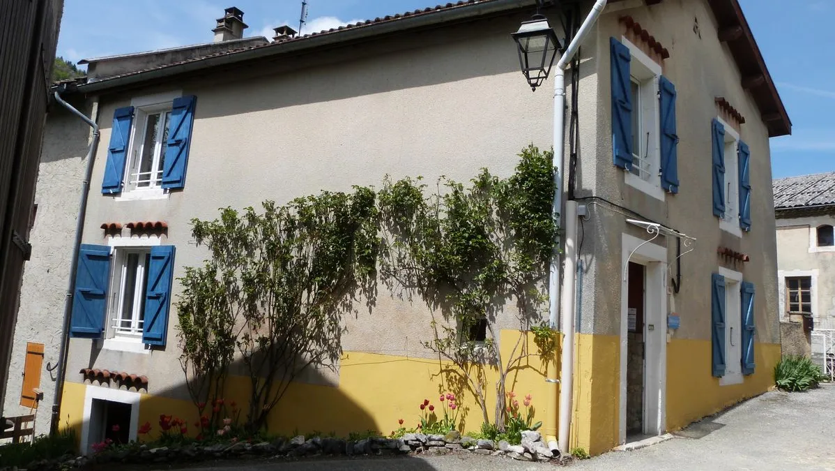 Photo 1