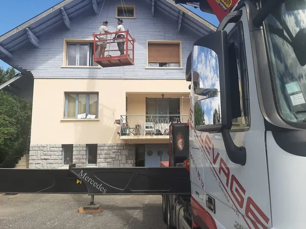 APPARTEMENTS DE 80 M2 AU CENTRE DE SEYSSEL 74
