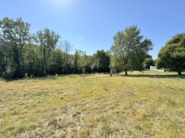 Terrain constructible situé proche de Vézénobres
