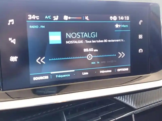 Peugeot 208 1.2 puretech 75ch s&amp;s style — photo 13