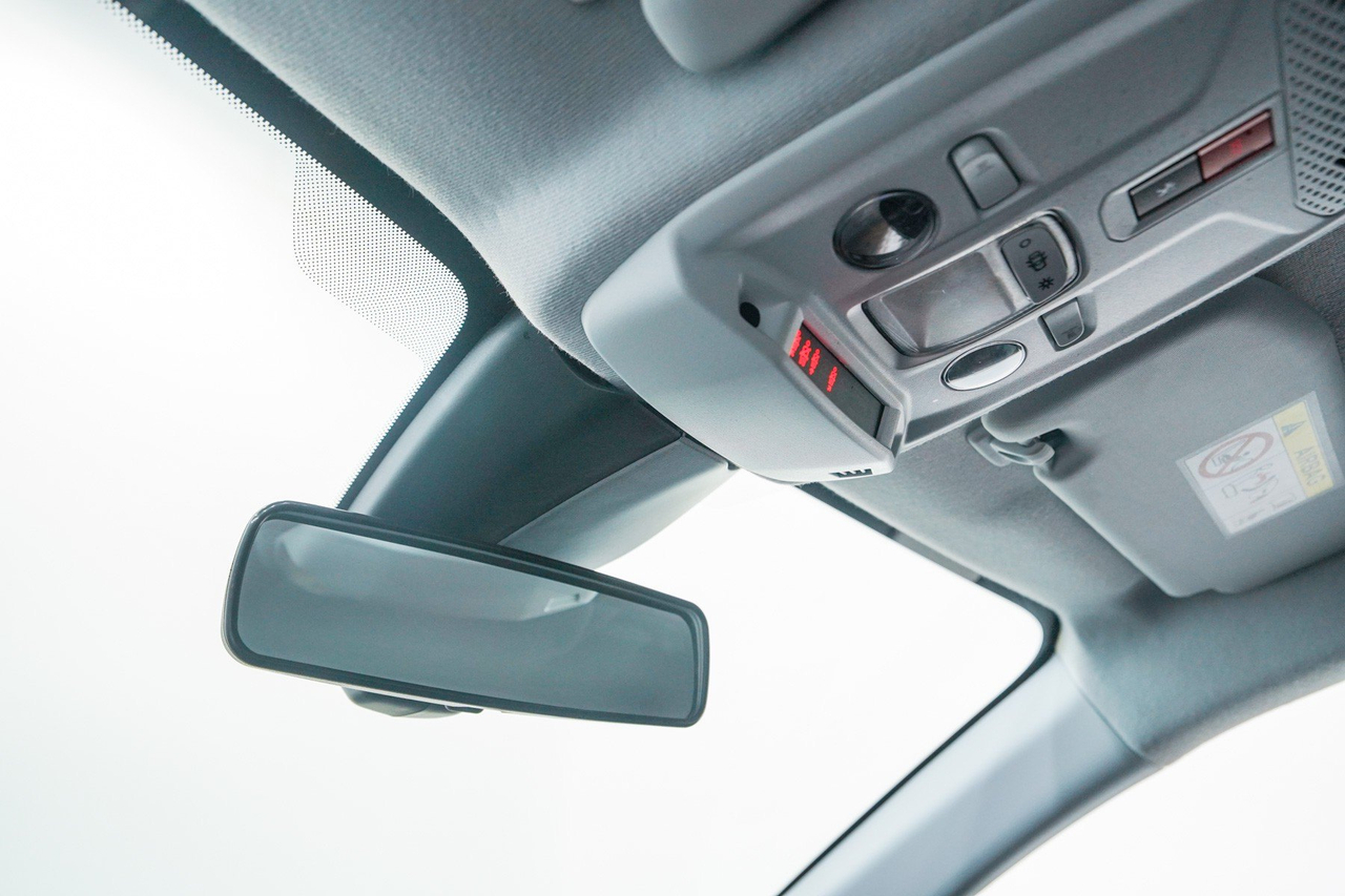 Peugeot 208 — photo 27