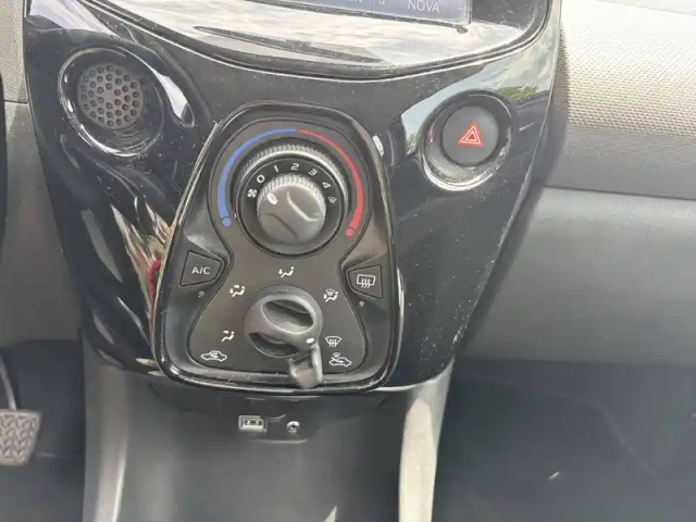 Peugeot 108 vti 72ch s&amp;s bvm5 — photo 12