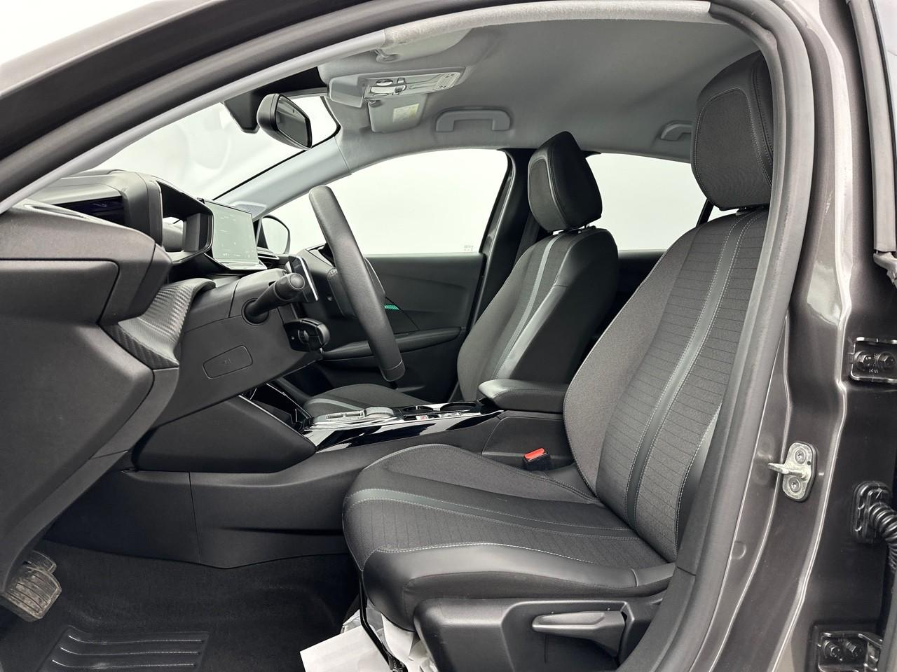 Peugeot 208 puretech 100 s&s eat8 style — photo 10
