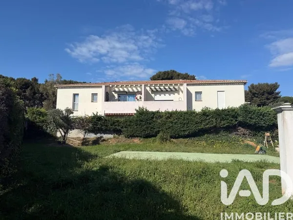 Bâtiment 930 m²