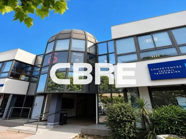 Bureaux 136 m²