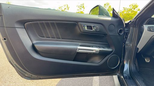 Ford Mustang Cabriolet 2.3 Ecoboost 317 - . – 2015 – 63092 km – Essence – Boîte Manuelle — photo 43