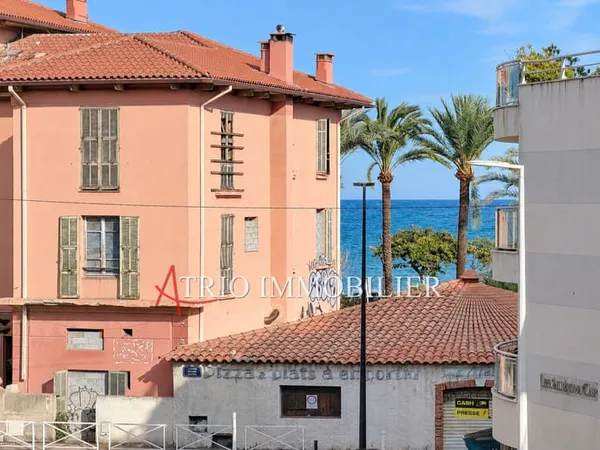 Antibes, proche des plages de la Salis et du Ponteil, et à pro