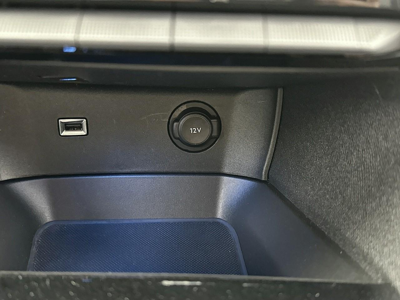 Peugeot 3008 hybrid 225 e-eat8 allure pack — photo 27