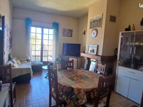 Grand appartement 93 M2