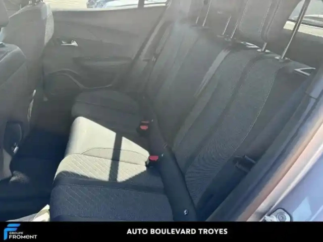 Peugeot 2008 1.2 puretech 130ch s&amp;s allure eat8 — photo 12