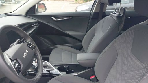 Kia Niro 1.6 GDi 141 Hybride DCT6 - Motion – 2024 – 41504 km – Hybride essence – Boîte Automatique — photo 8