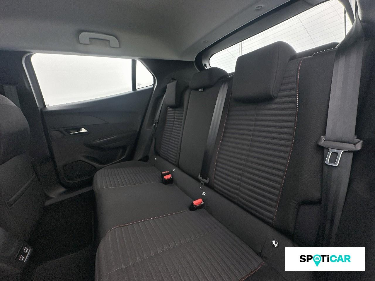 Peugeot 2008 1.2 puretech 130ch s&s active pack eat8 — photo 10