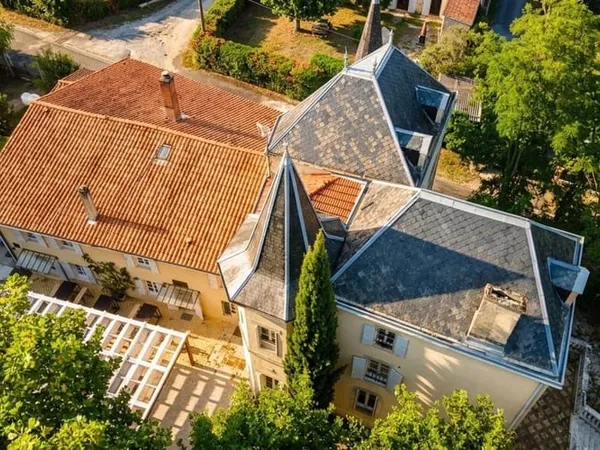 Maison 8 pièces 679 m²