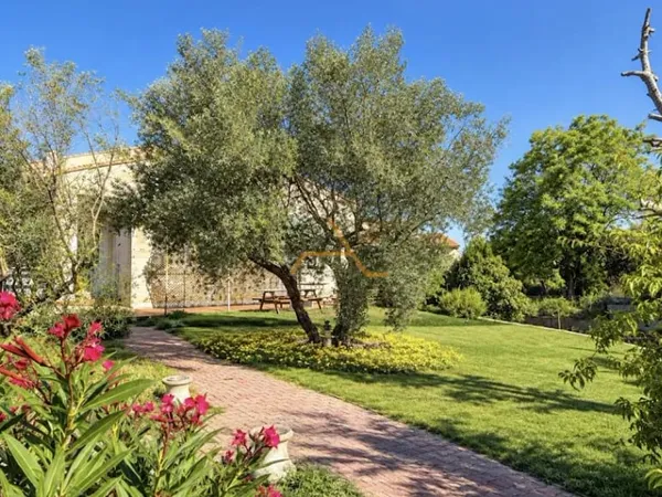 Villa 7 pièces 195 m²