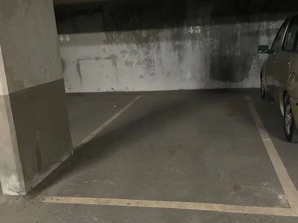 Parking 12 m²