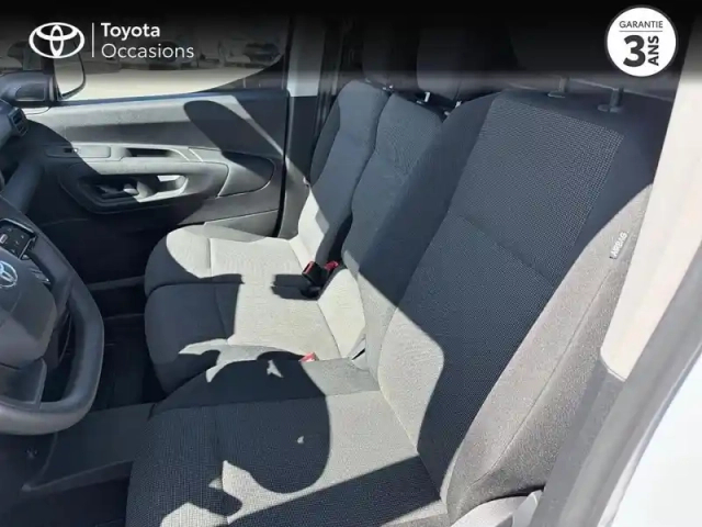 Toyota Proace city medium 130 d-4d startconfort 3pl bva mc24 — photo 11