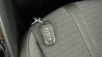 Peugeot 2008 1.2 PureTech 130ch S&S Allure Pack — photo 16