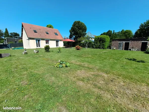 Charmante maison sur sous sol complet