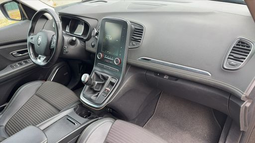 Renault Grand Scenic 1.7 Blue dCi 120 - Intens – 2020 – 112216 km – Diesel – Boîte Manuelle — photo 18
