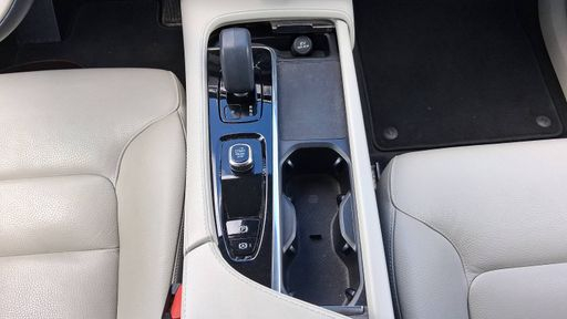 Volvo XC90 2.0 TDI B5 235 AWD Geartronic 8 - Start – 2022 – 121220 km – Hybride diesel – Boîte Automatique — photo 6
