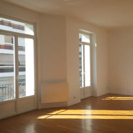 Aix-les-Bains - Centre-ville - Appartement 5 pièces de 100 m² avec terrasse de 40 m²
