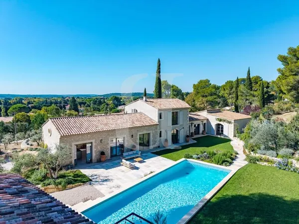Maison 9 pièces 341 m²