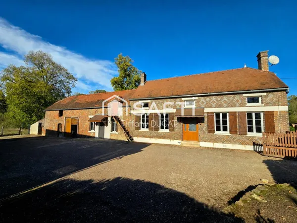 Maison d'habitation à rénover avec grande dépendances professionnelle