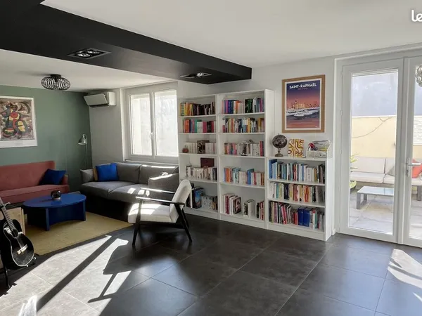 Rare à Valence - Châteauvert : maison de ville de 120 m² entièrement rénovée avec prestations haut d