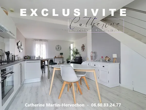 Ambiance "Maison" pour ce charmant duplex de 2 chambres avec parking extérieur sécurisé