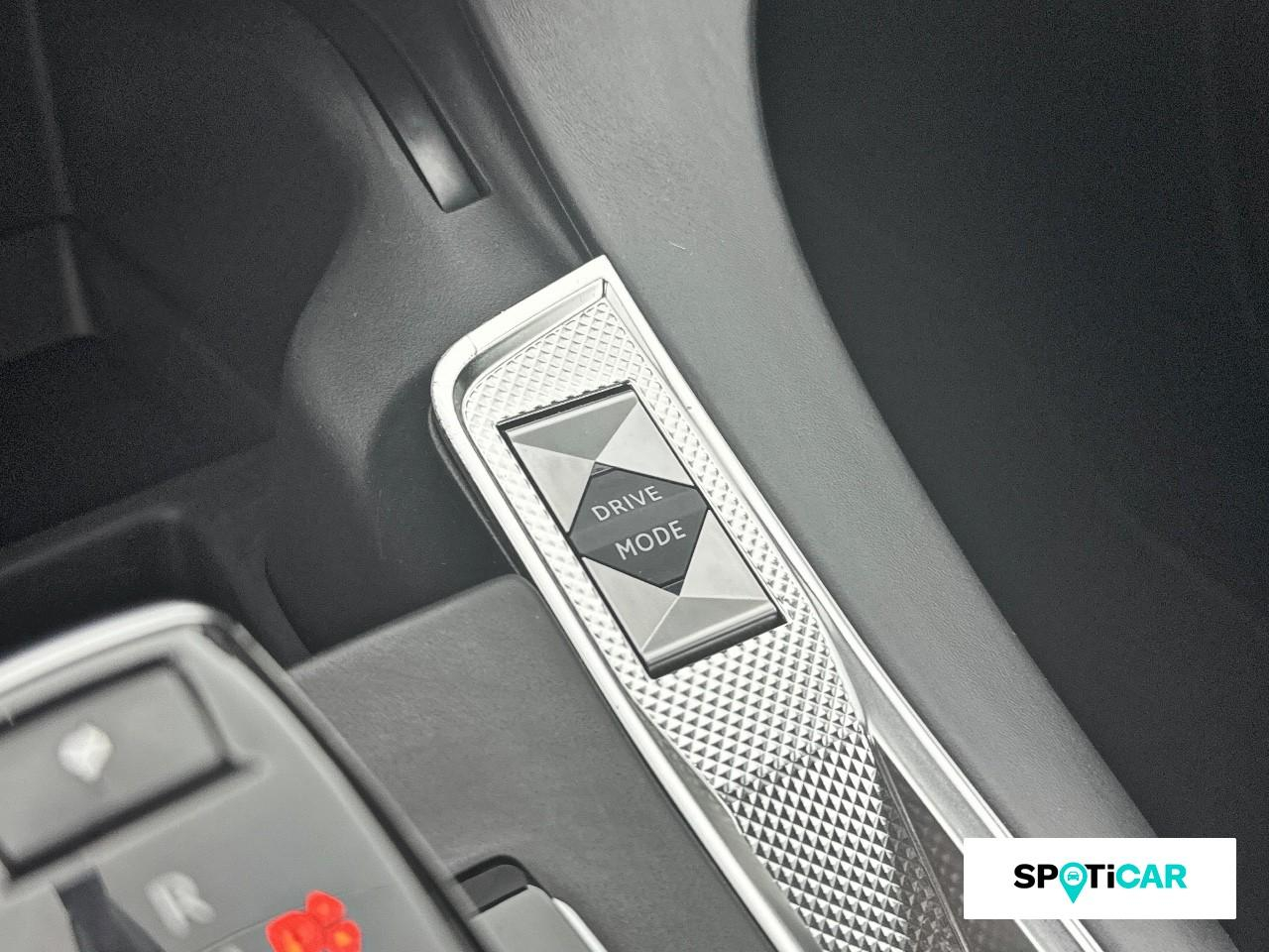 Ds Ds 7 crossback e-tense 4x4 300ch rivoli — photo 19