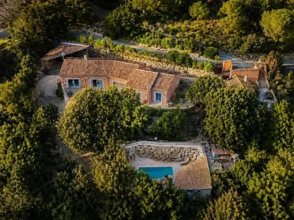 Maison de plain-pied 4 pièces 200 m²