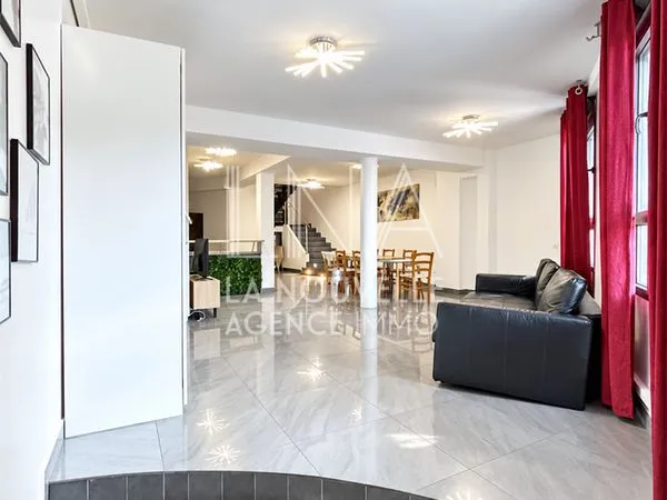 Pavillon 6 pièces 158 m²
