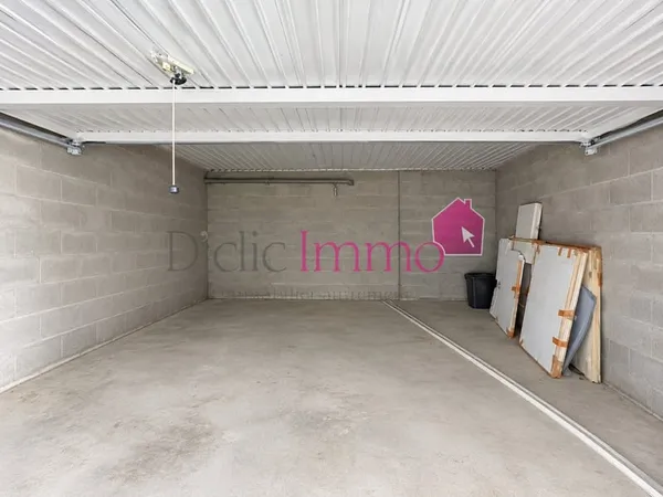 Garage double de 24 m2 à proximité de la Grande Plage Sain