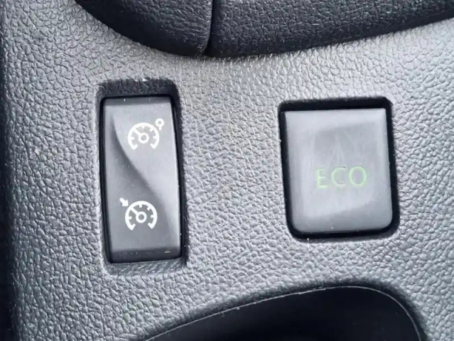 Renault Clio iv trend energy tce 90 — photo 7
