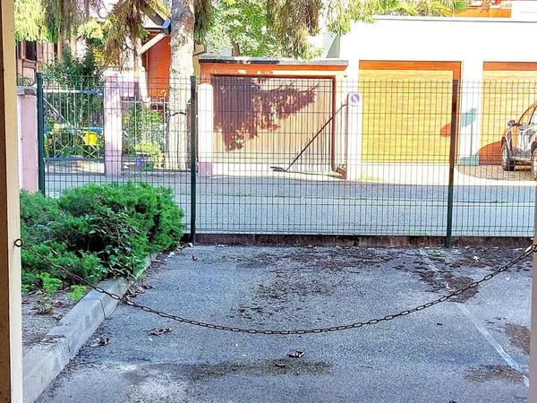 Parking 12 m²