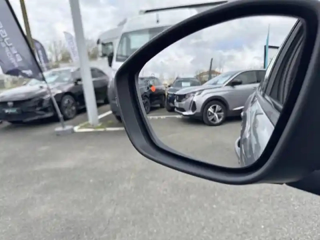 Peugeot 208 hybrid 110 ch e-dcs6 — photo 19