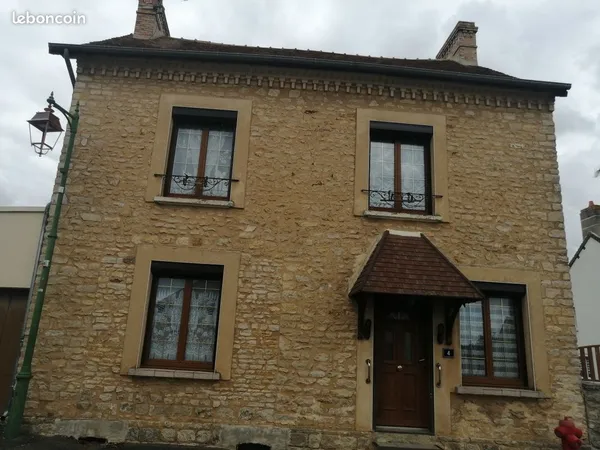 Maison de bourg arconnay 72610