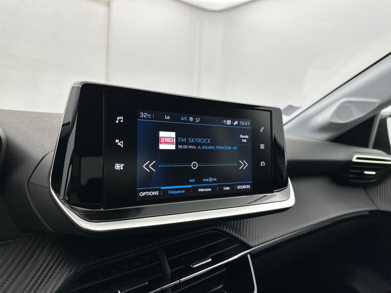 Peugeot 208 puretech 100 s&s bvm6 allure — photo 22